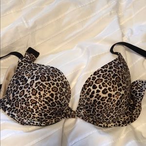 Victoria’s Secret plunge bra size 34B